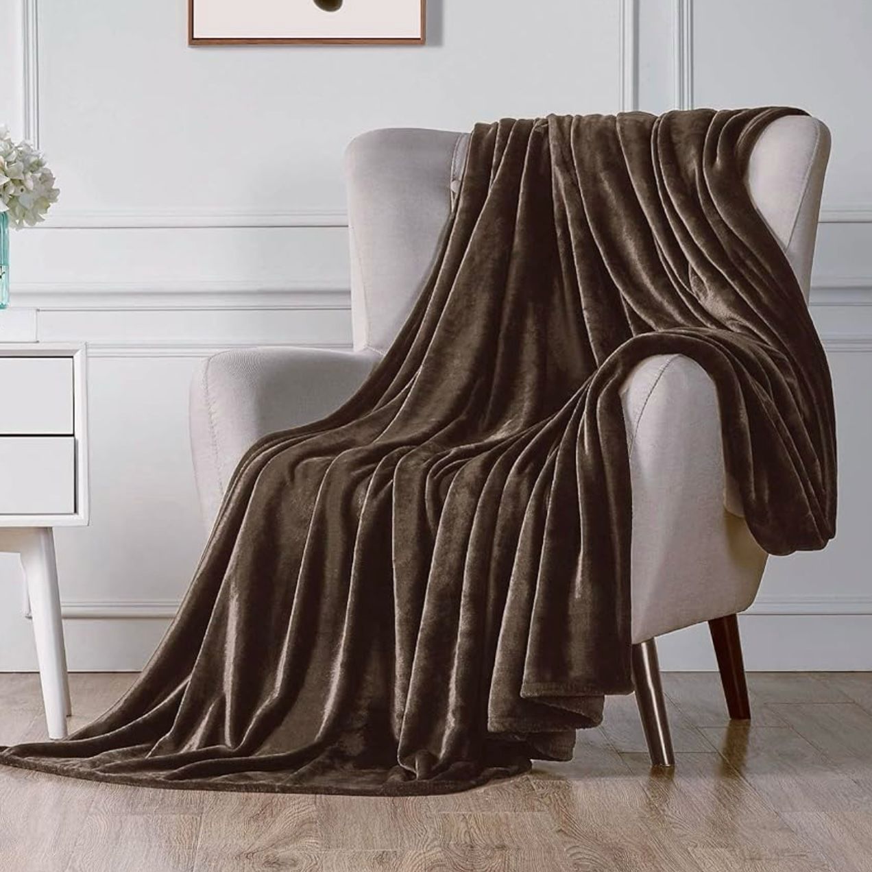 Mocha Brown Velvet Blanket – Ultra-Soft & Premium Throw for Bed or Sofa
