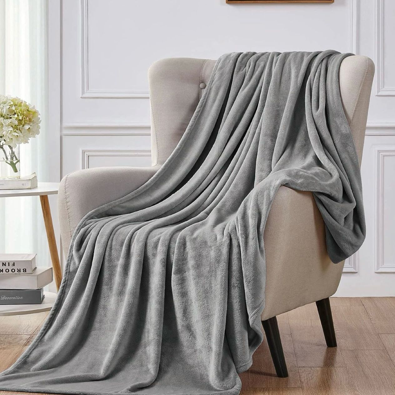 Charcoal Grey Velvet Blanket – Ultra-Soft Luxury Throw for Modern Homes