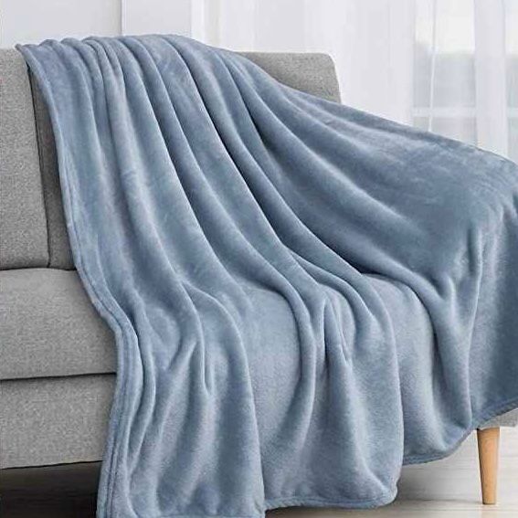 Sky Blue Velvet Blanket – Ultra-Soft & Lightweight Luxury Throw