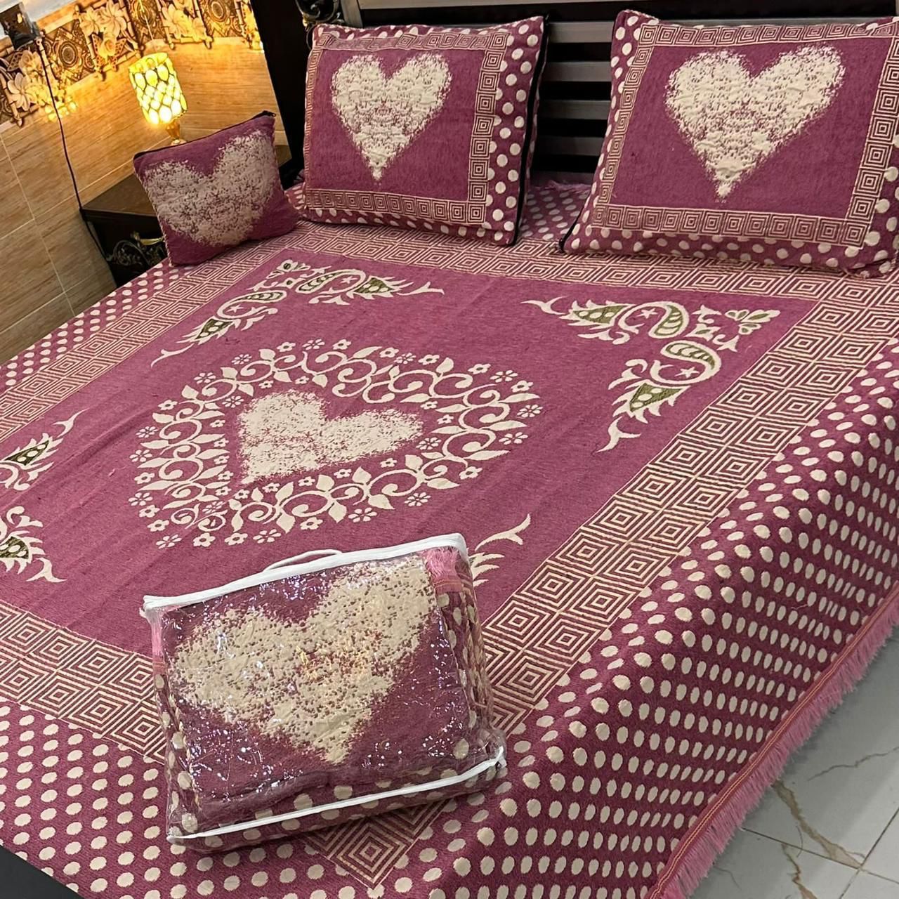 Dusty Rose Heart – 4Pc Velvet Jacquard Luxury Bedsheet