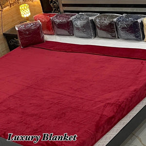 Rose Red Velvet Blanket – Elegant & Ultra - Soft Throw for Luxe Living - Fashion Home Store