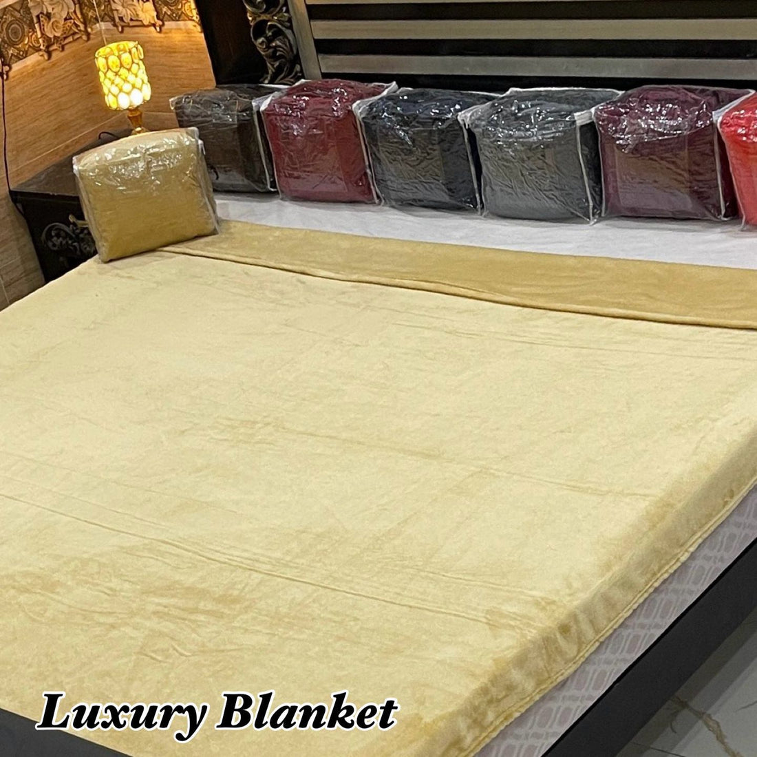 Champagne Gold Velvet Blanket – Luxuriously Soft Throw for Elegant Living
