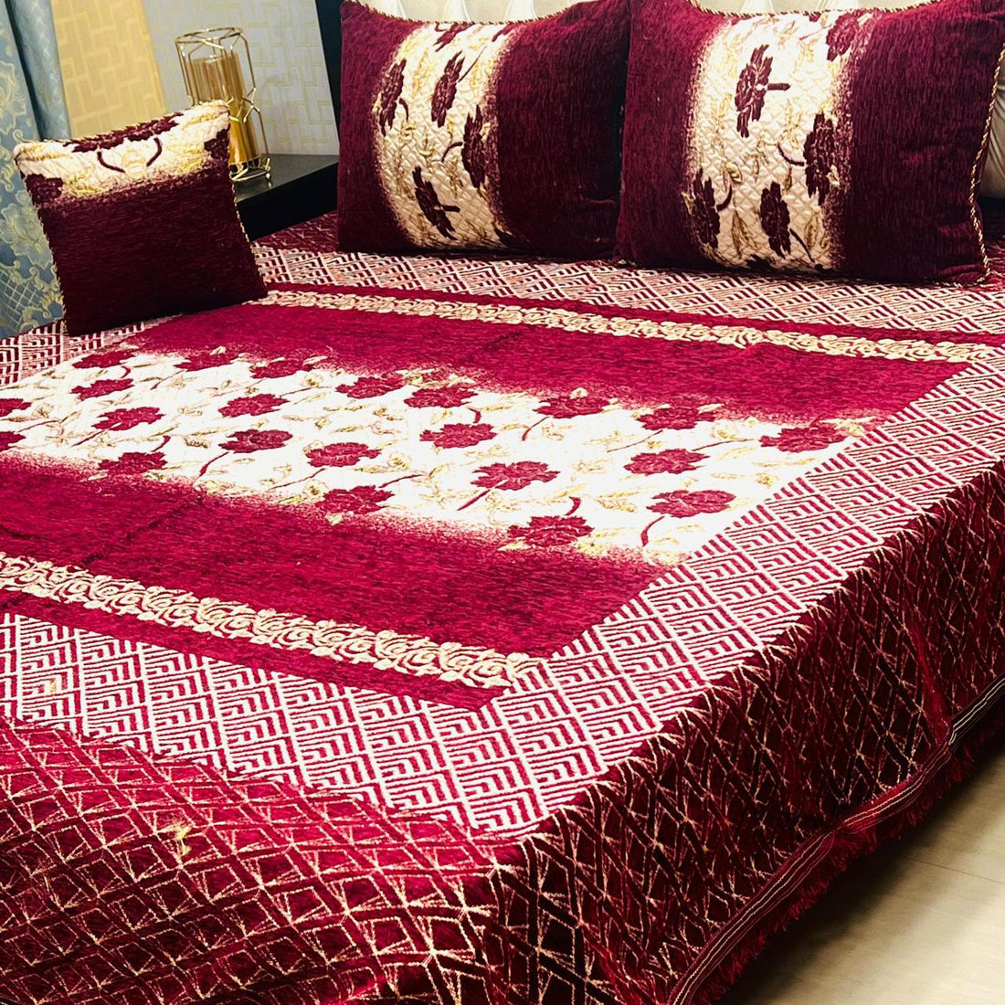 4Pc Velvet Jacquard Luxury Bedsheet – Maroon Red