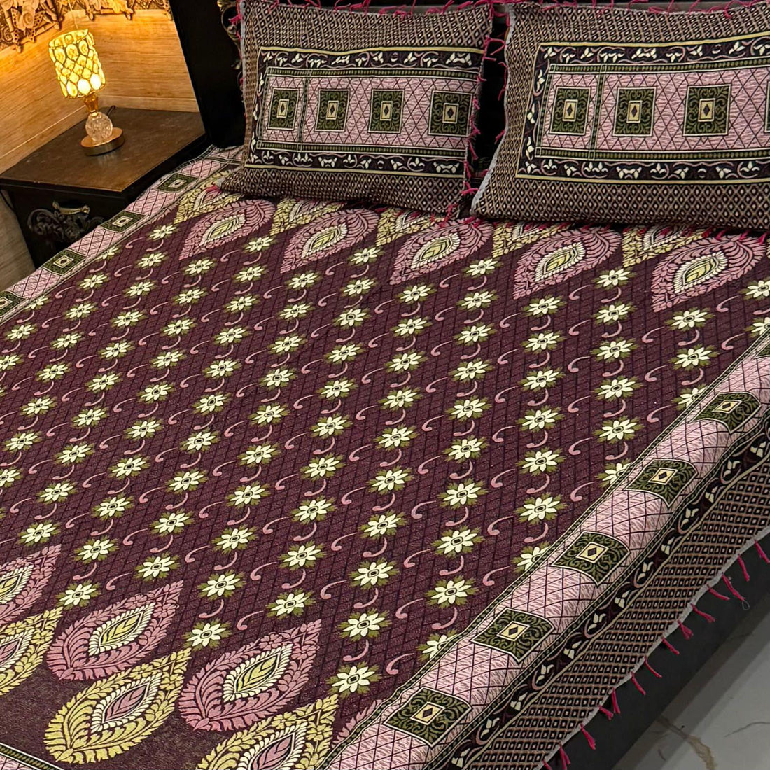 Chocolate Rose Multani Jacquard Bedsheet – Vintage Floral Touch