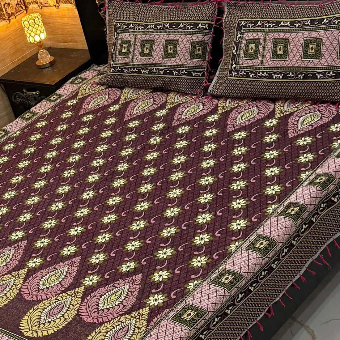 Chocolate Rose Multani Jacquard Bedsheet – Vintage Floral Touch