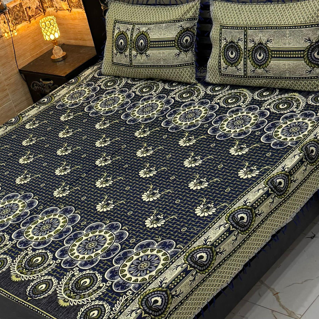Maroon – Multani Traditional Jacquard Bedsheet