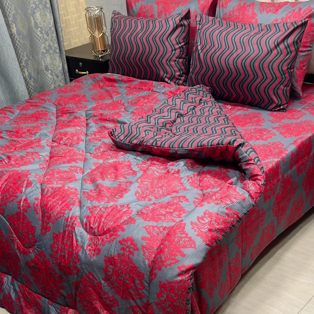 Black &amp; Yellow Swirl Design – 6PC Comforter Set (Vicky Razai Set)