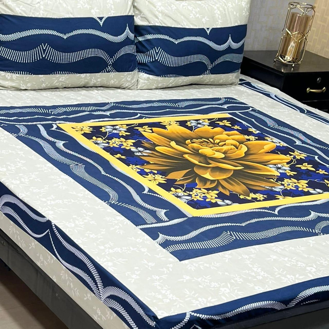 Monochrome Bloom printed bedsheet