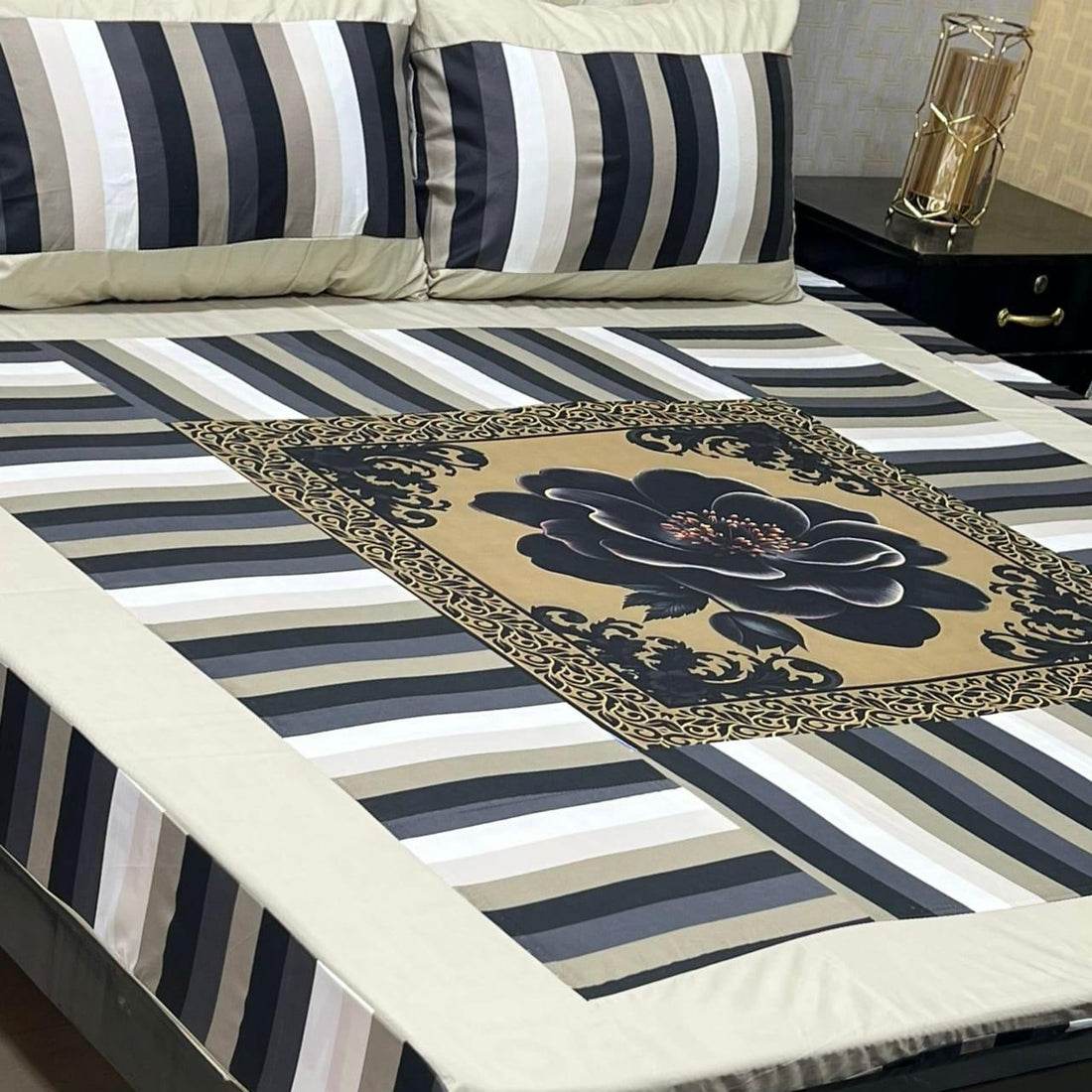 Rosy Garden Delight printed bedsheet