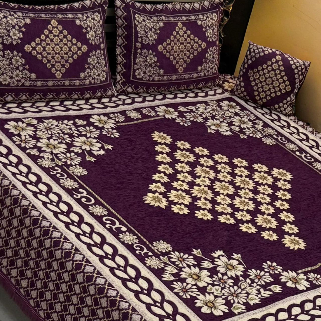 Wine – 4Pc Velvet Jacquard Luxury Bedsheet
