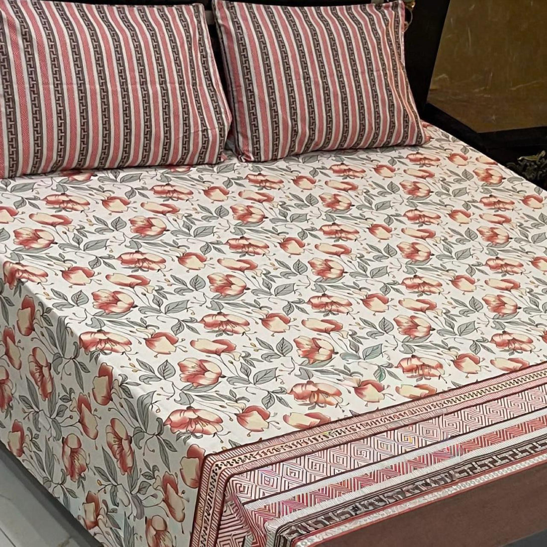 Chic Patterns Print Premium Cotton Bed Sheet