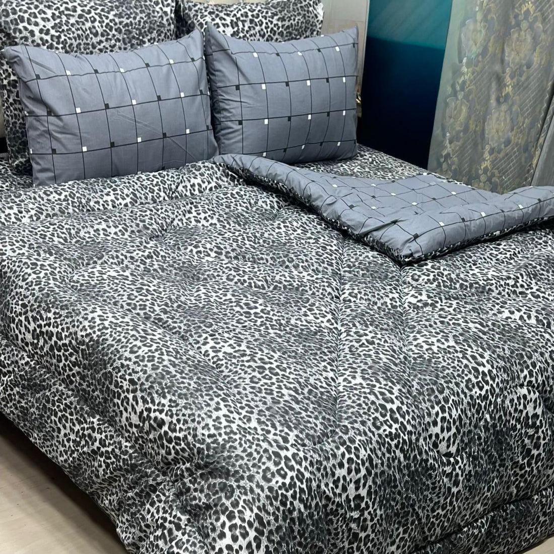 Tiger skin 100% Pure Cotton 6PC Comforter Set (Vicky Razai Set) – King Size