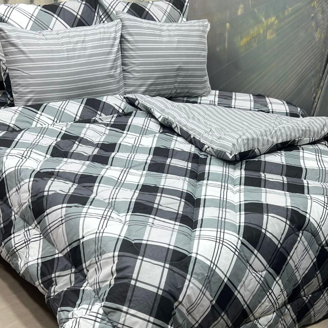 Grey Stripes reversing 100% Pure Cotton 6PC Comforter Set (Vicky Razai Set) – King Size