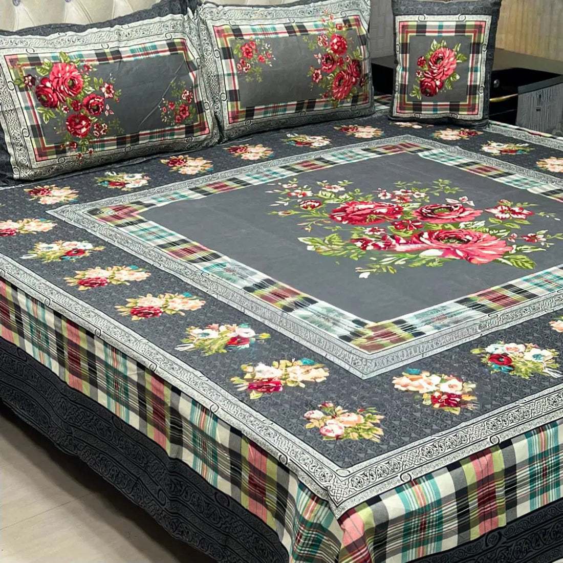 Gray &amp; Ivory Floral Majesty – 4-Piece 3D Bed Sheet Set