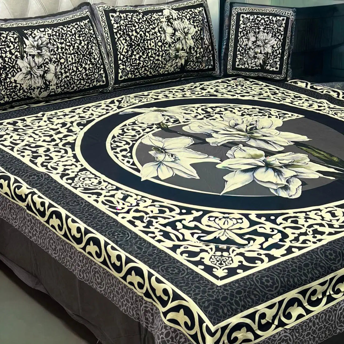 Black Mosaic Charm – 4-Piece 3D Bed Sheet Set