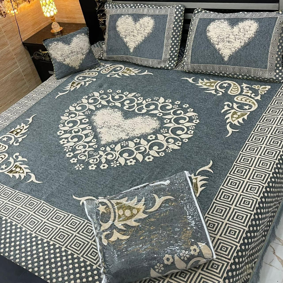 Steel Grey Heart – 4Pc Velvet Jacquard Luxury Bedsheet
