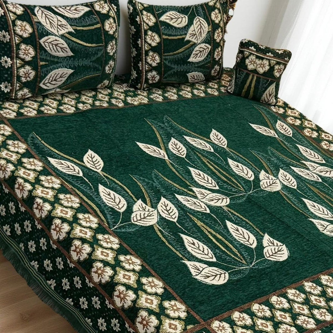Emerald – 4Pc Velvet Jacquard Luxury Bedsheet - Fashion Home Store