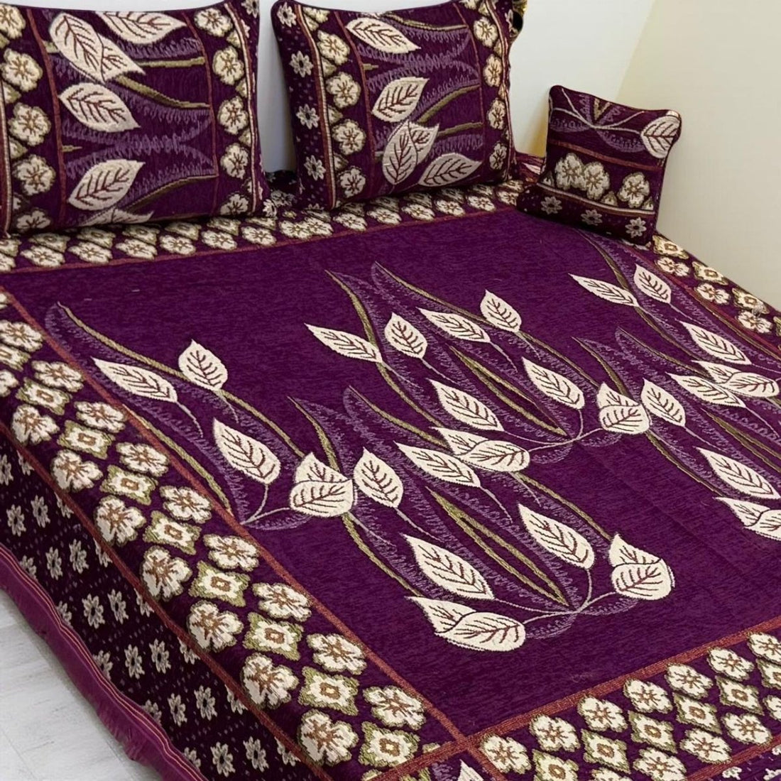 Emerald – 4Pc Velvet Jacquard Luxury Bedsheet - Fashion Home Store