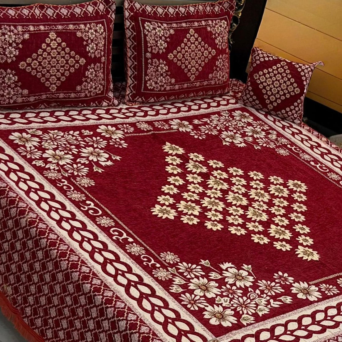 Emerald Red– 4Pc Velvet Jacquard Luxury Bedsheet - Fashion Home Store