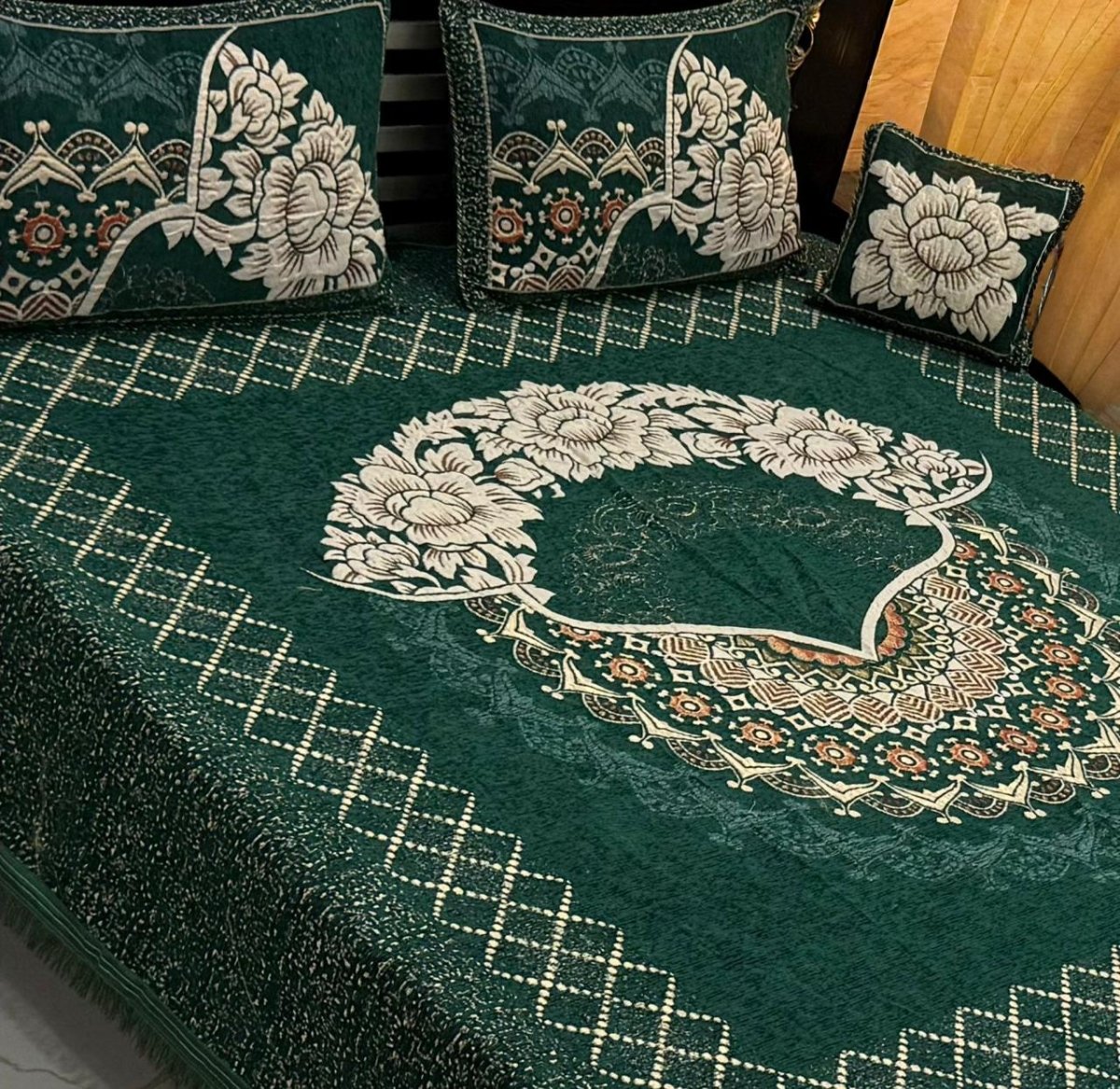 Majestic Jacquard Nights 4Pc Velvet Jacquard Luxury Bedsheet - Fashion Home Store