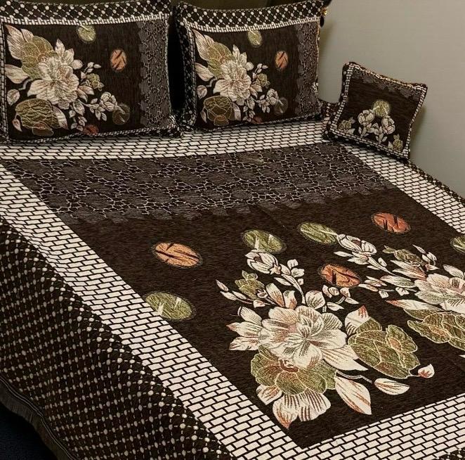 Maroon Heart – 4Pc Velvet Jacquard Luxury Bedsheet - Fashion Home Store