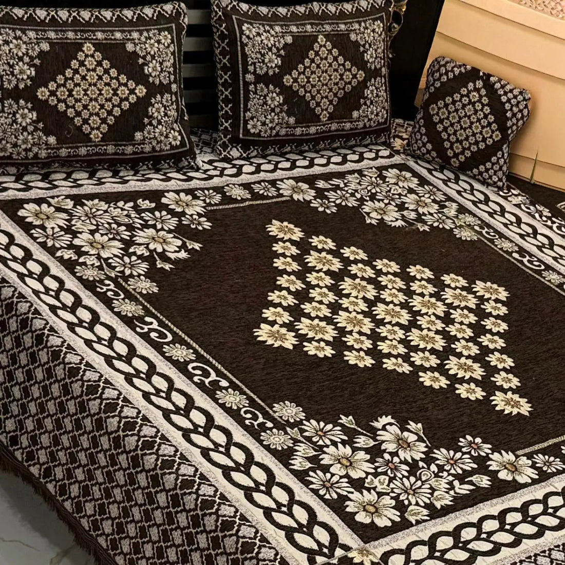 Orchid Majesty – 4Pc Velvet Jacquard Luxury Bedsheet - Fashion Home Store