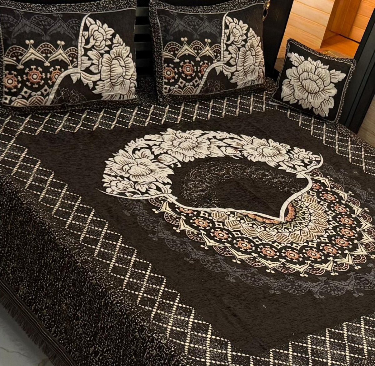 Velvet Crown Jacquard 4Pc Velvet Jacquard Luxury Bedsheet - Fashion Home Store